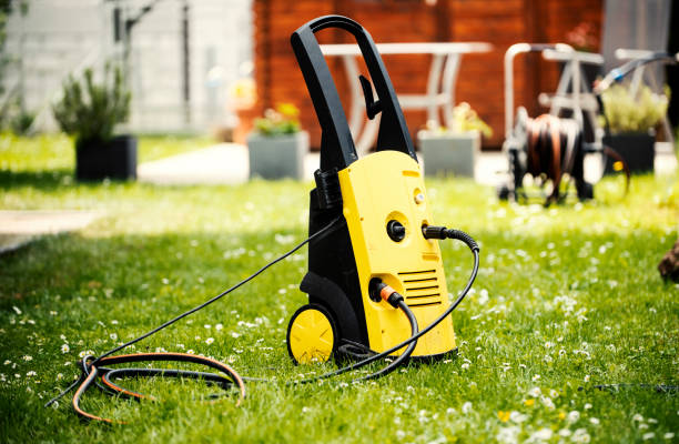 Best Animal Enclosure Cleaning  in Emerald Bay, TX